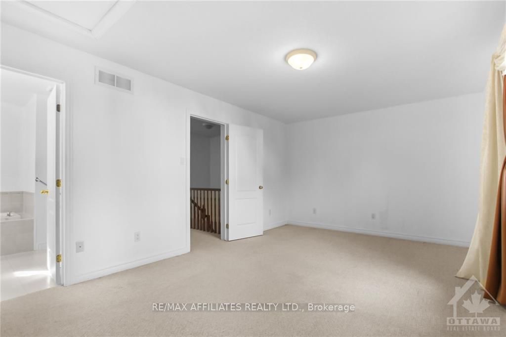 37 CRESTHAVEN Drive