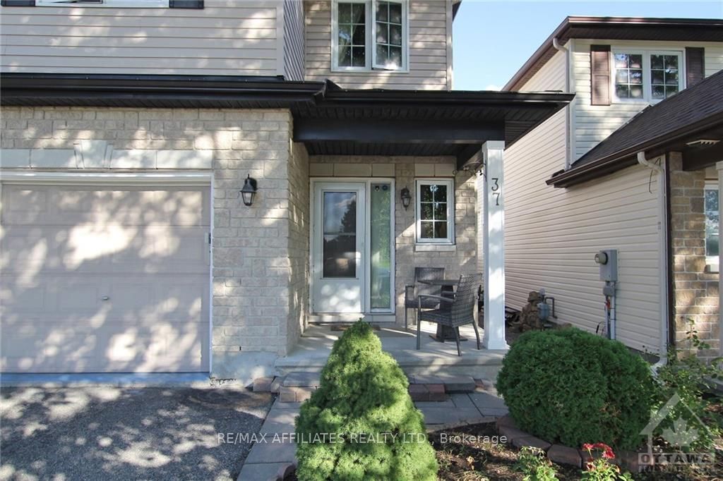 37 CRESTHAVEN Drive