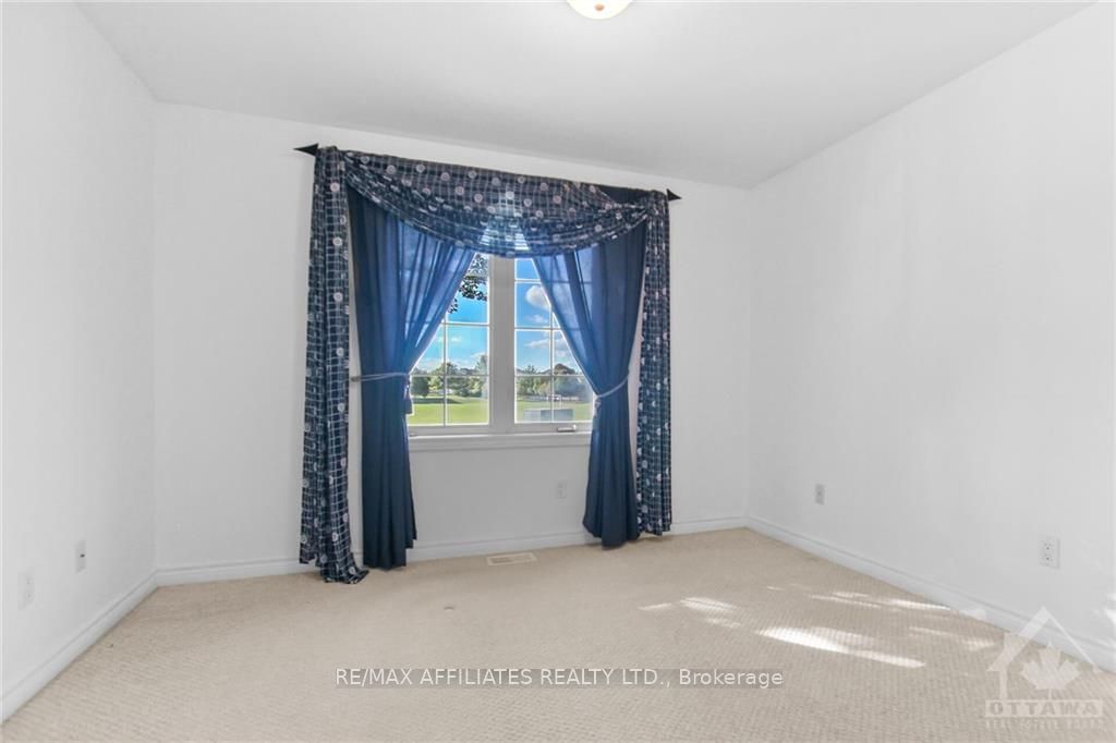 37 CRESTHAVEN Drive