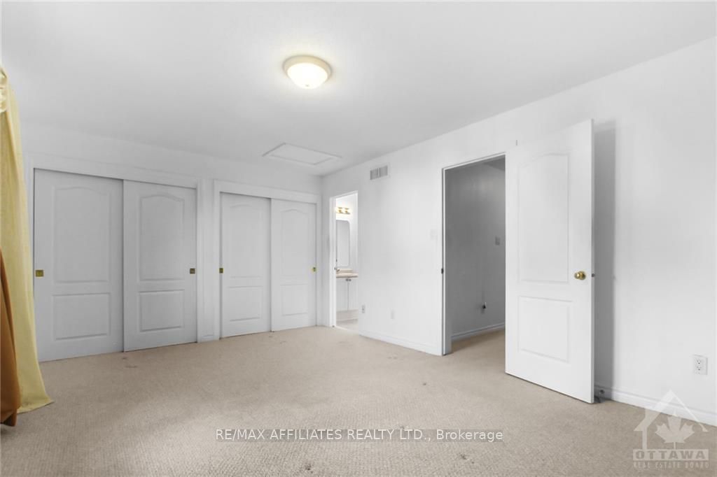 37 CRESTHAVEN Drive