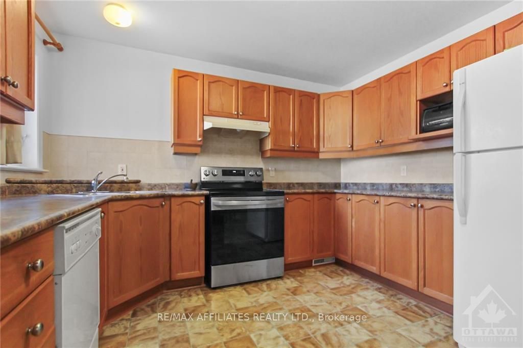 37 CRESTHAVEN Drive
