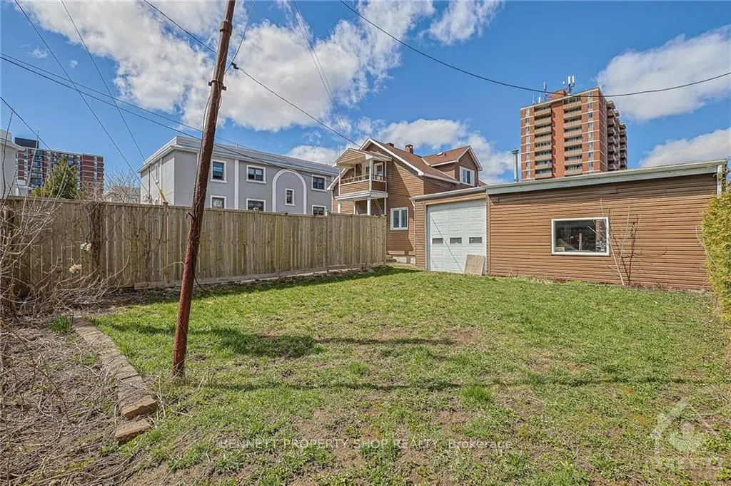412 MONTREAL Road