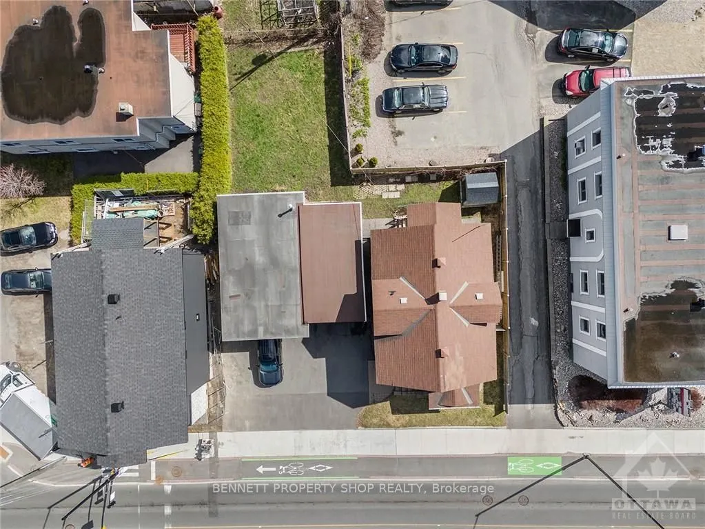412 MONTREAL Road