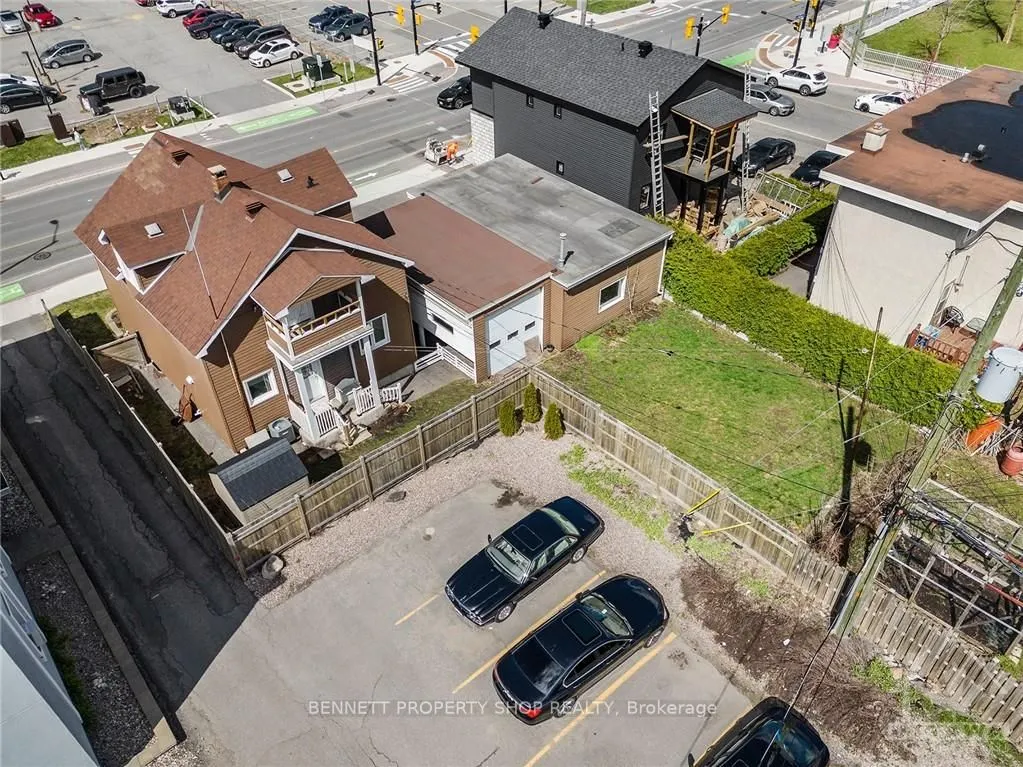 412 MONTREAL Road
