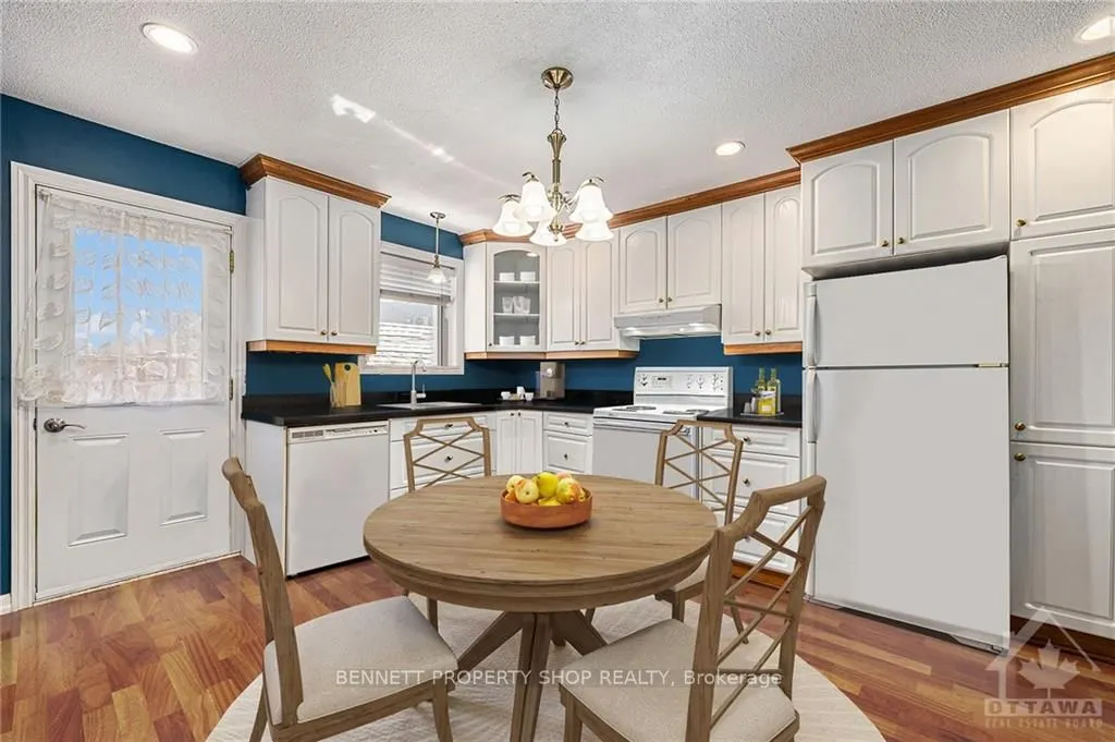 412 MONTREAL Road