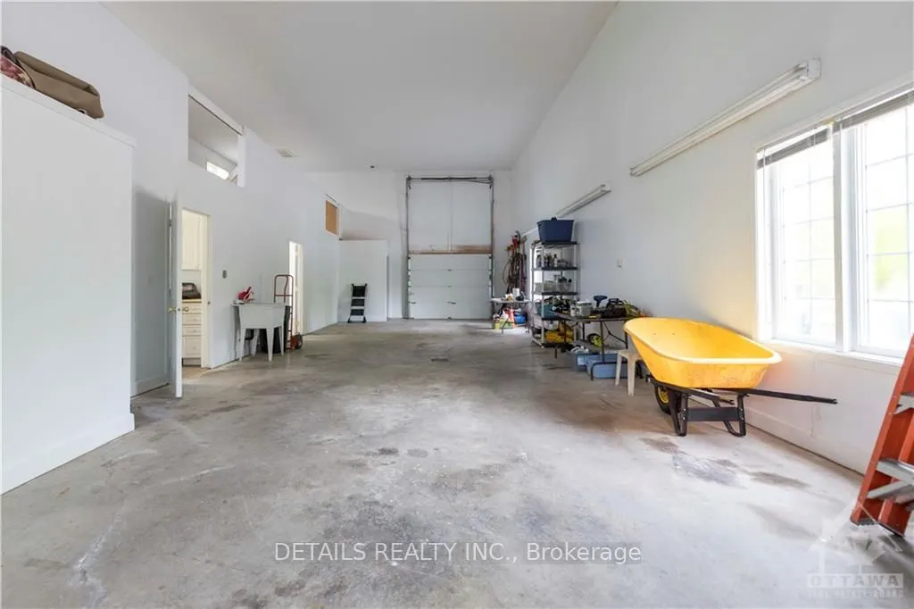 2573 MITCHELL Street
