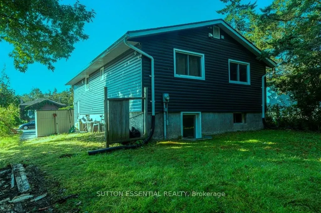 64 WOODSTONE Crescent
