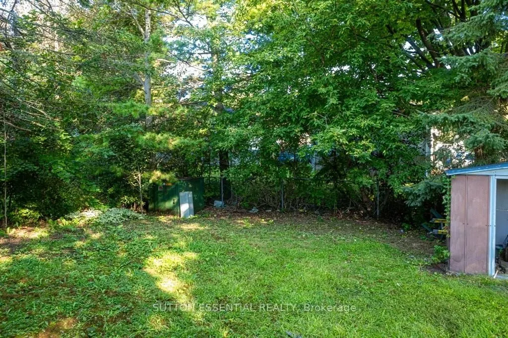 64 WOODSTONE Crescent