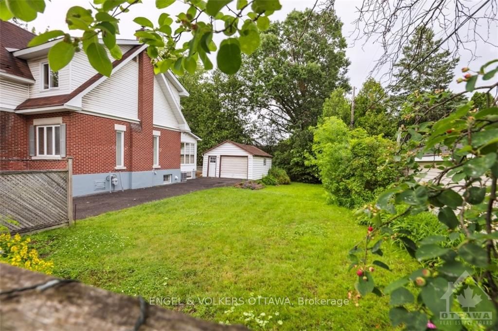 97 MARLOWE Crescent