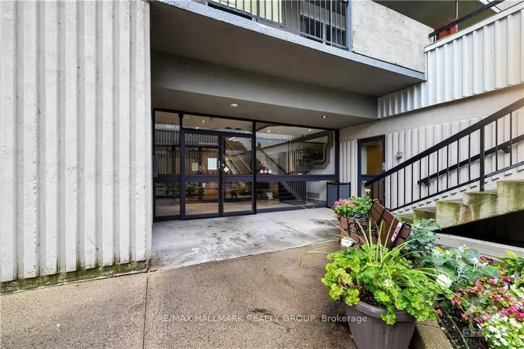 158B MCARTHUR Avenue #1906