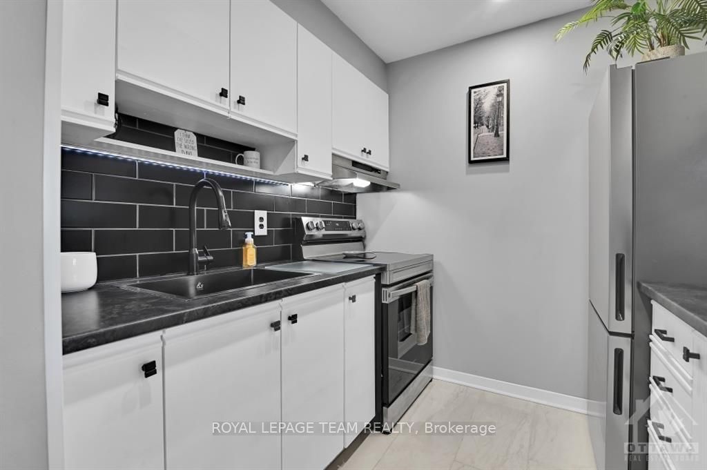 218 VIEWMOUNT Drive #308