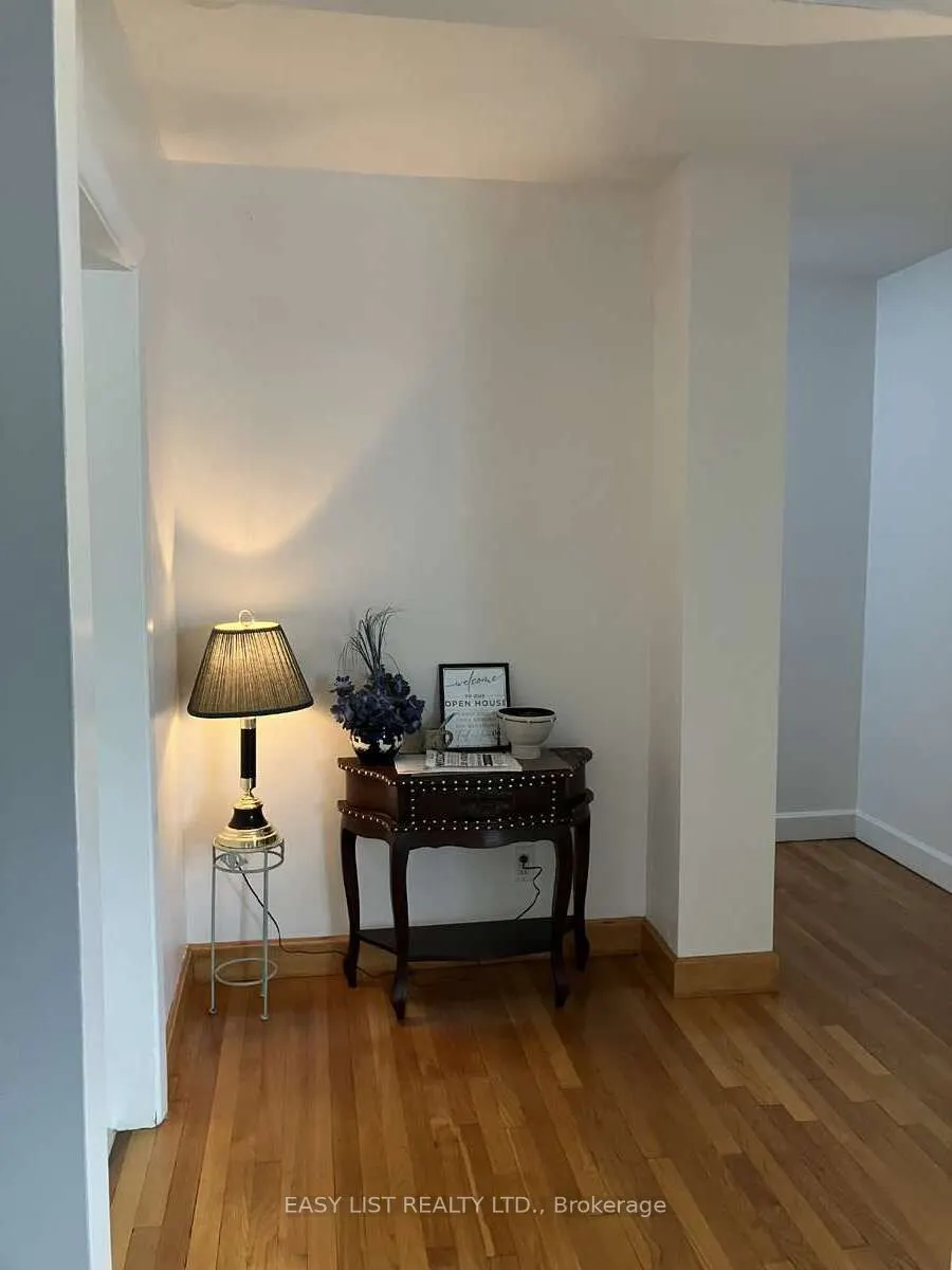 271 MCARTHUR Avenue