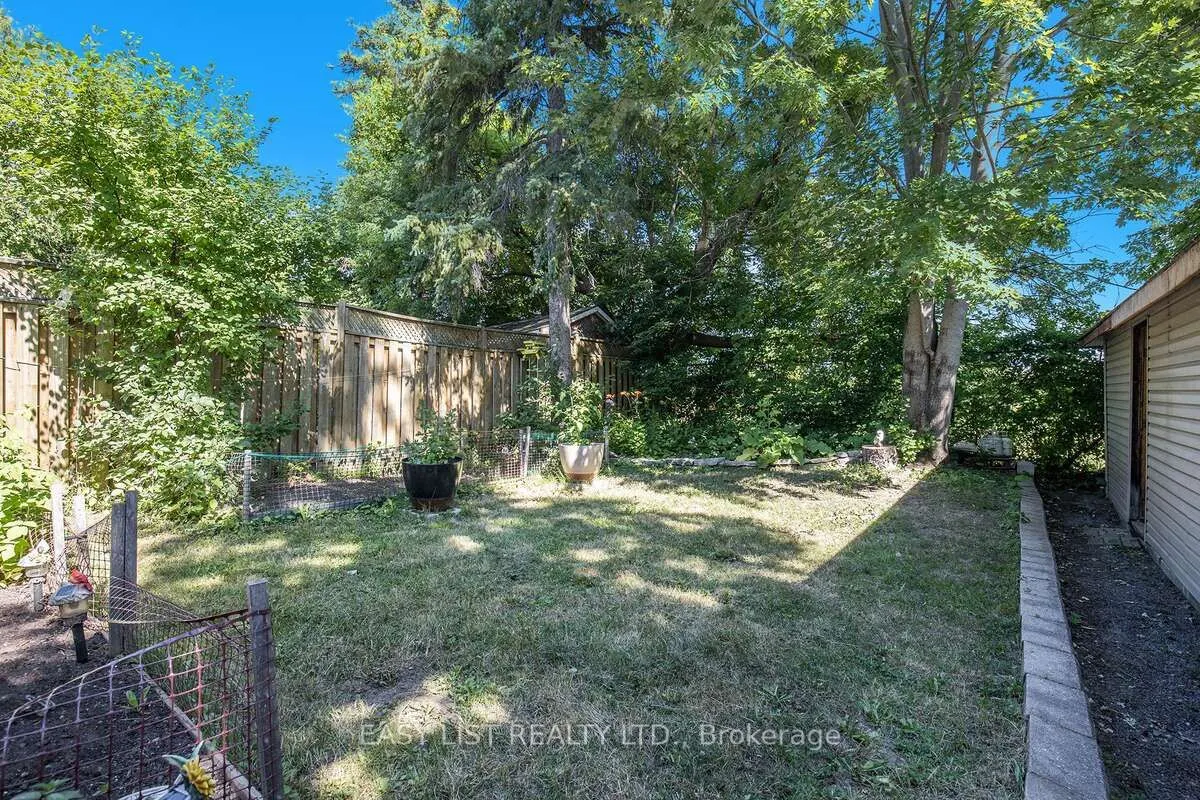 271 MCARTHUR Avenue