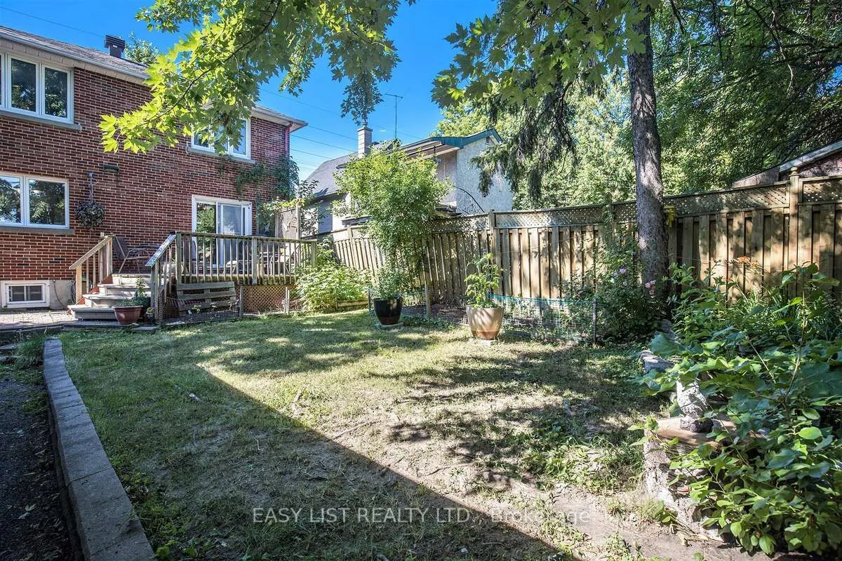 271 MCARTHUR Avenue