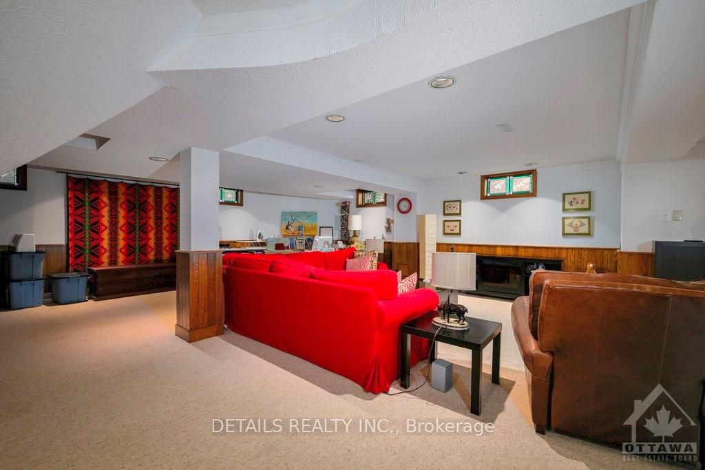 3 WINTERGREEN Drive