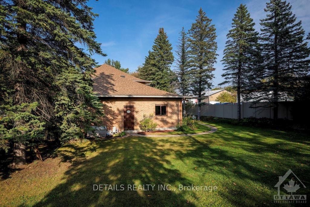 3 WINTERGREEN Drive