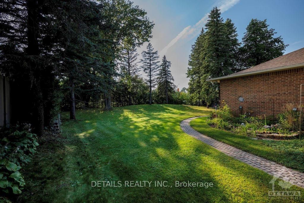 3 WINTERGREEN Drive