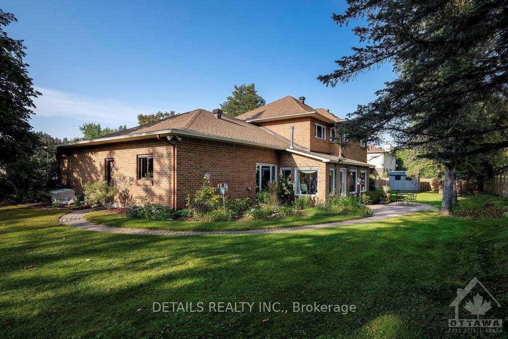 3 WINTERGREEN Drive