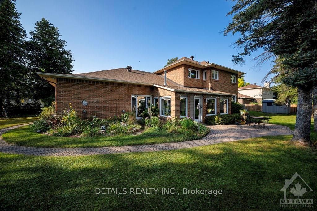 3 WINTERGREEN Drive