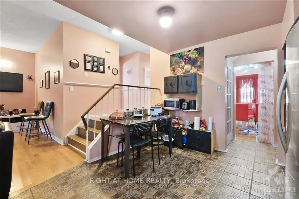6104 VINEYARD Drive