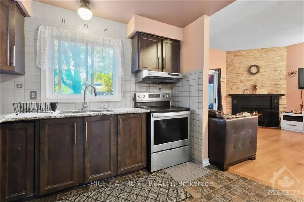 6104 VINEYARD Drive