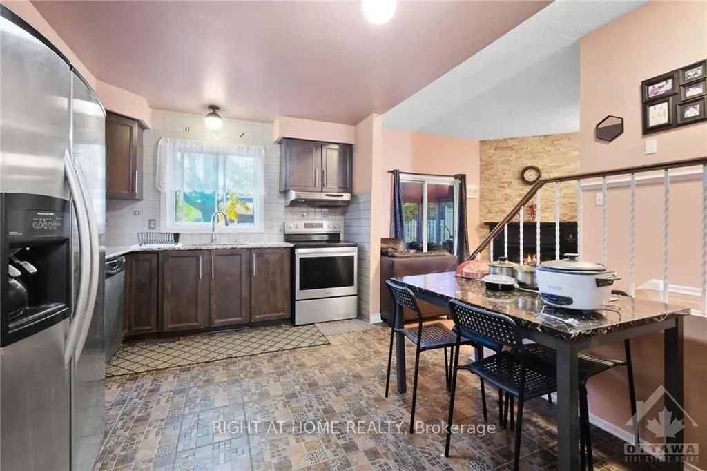 6104 VINEYARD Drive
