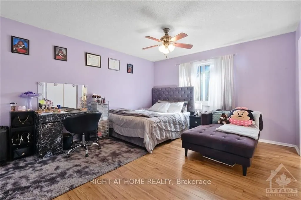 6104 VINEYARD Drive