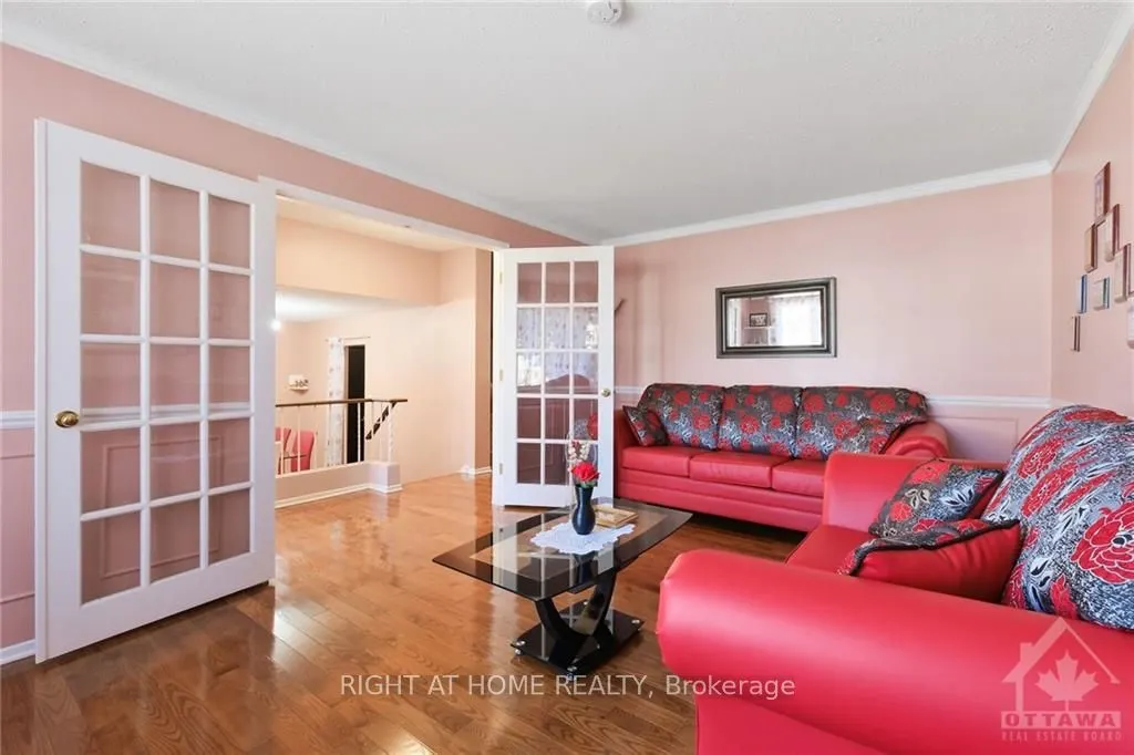 6104 VINEYARD Drive