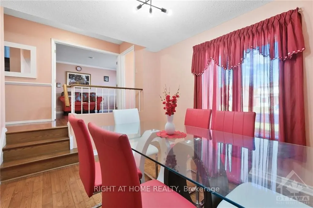 6104 VINEYARD Drive