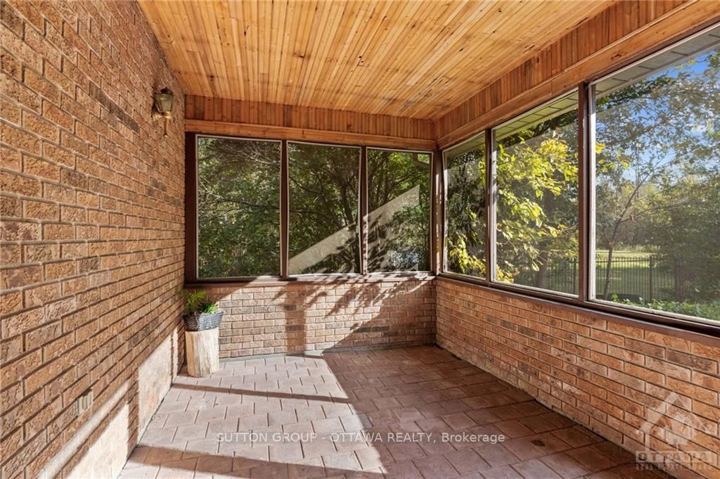 7 ROLSTON Way