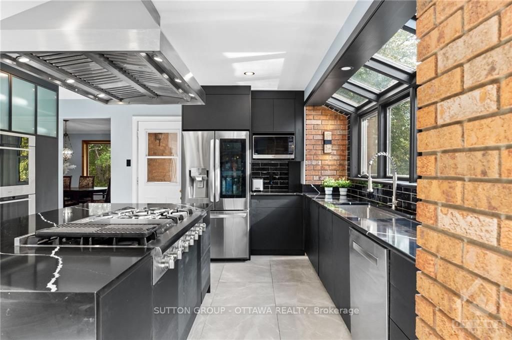 7 ROLSTON Way