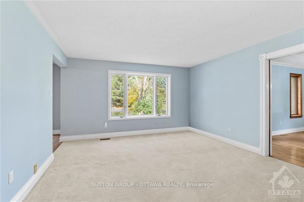 7 ROLSTON Way