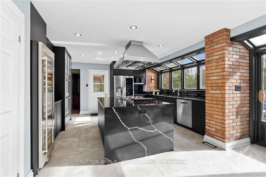 7 ROLSTON Way
