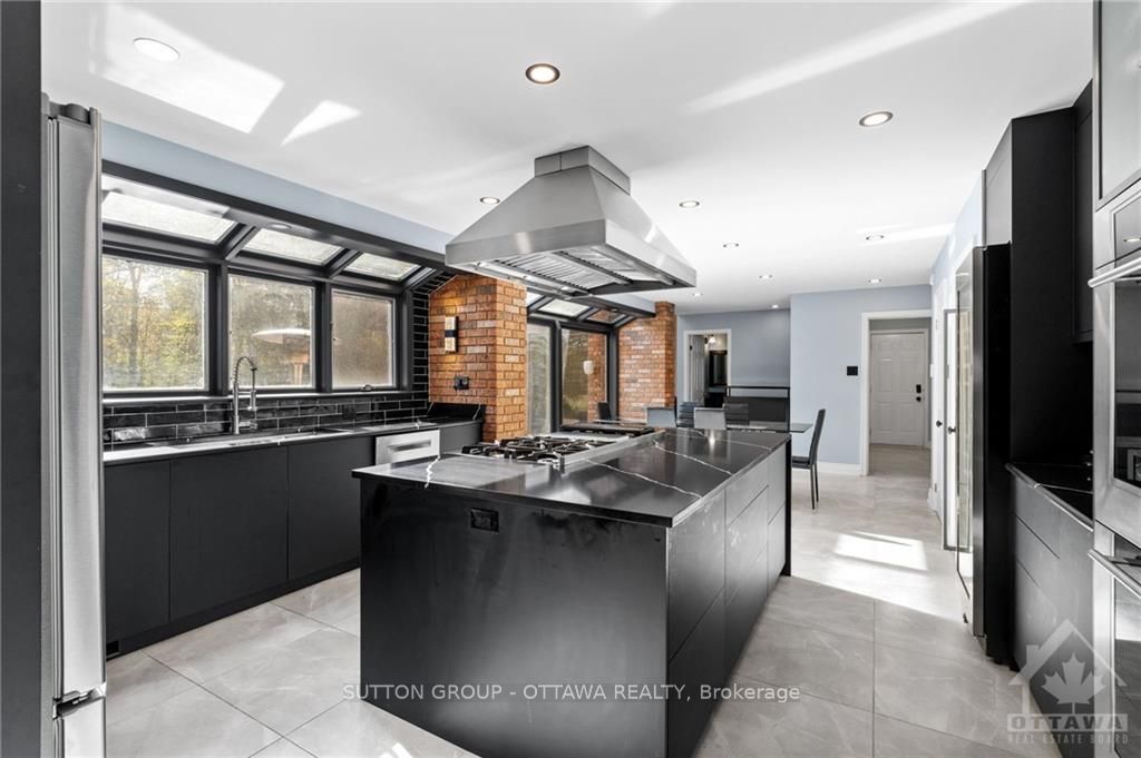 7 ROLSTON Way