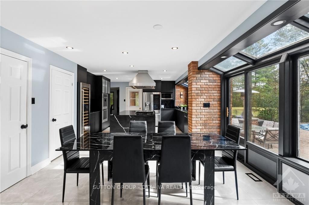 7 ROLSTON Way