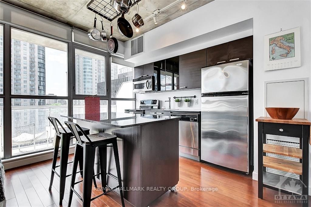 179 GEORGE Street #1004