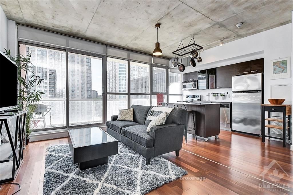 179 GEORGE Street #1004