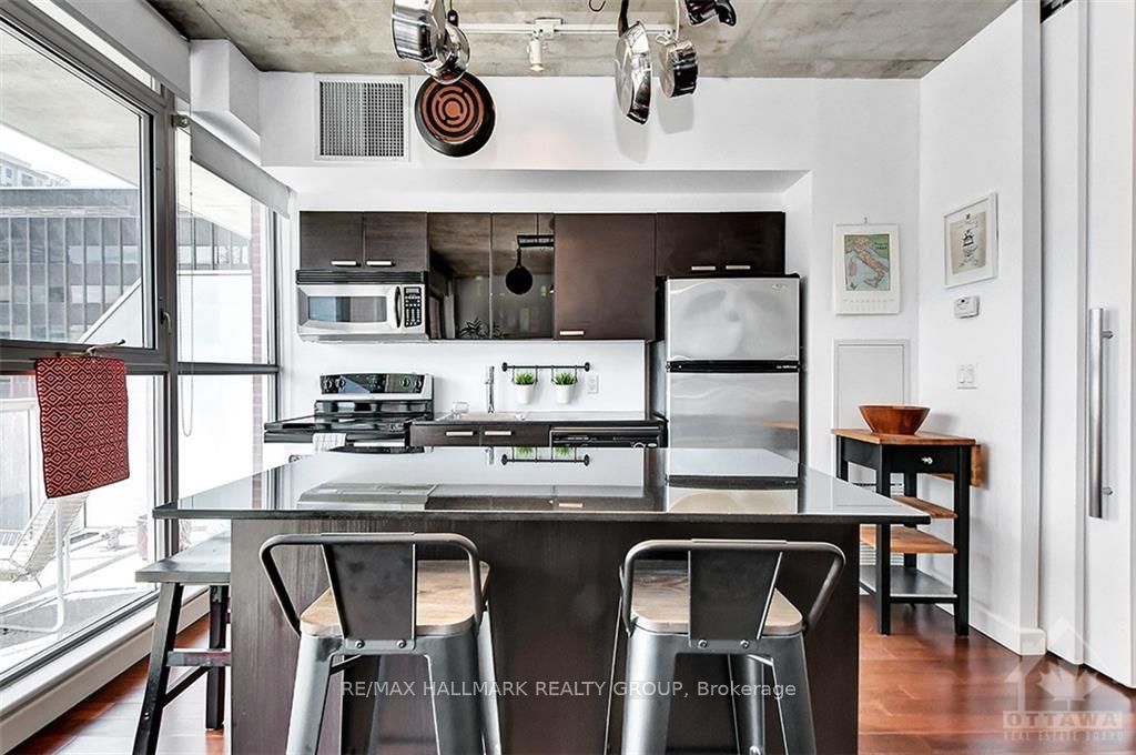 179 GEORGE Street #1004
