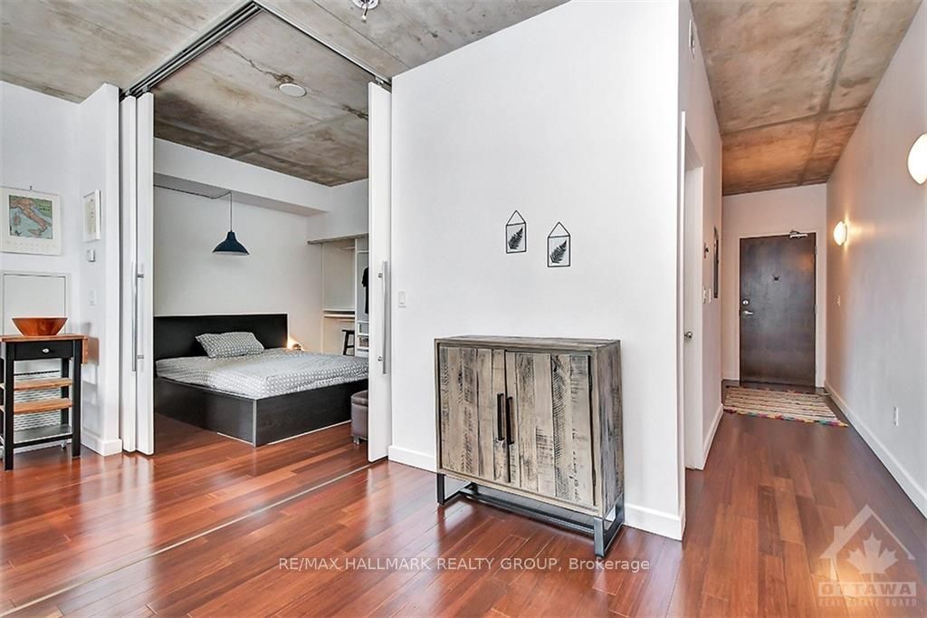 179 GEORGE Street #1004