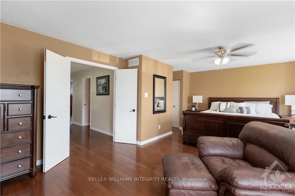 1 CHANTILLY Gate