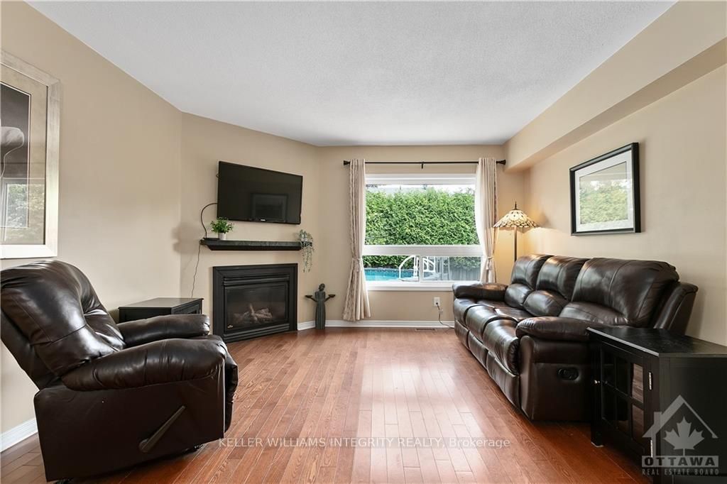 1 CHANTILLY Gate