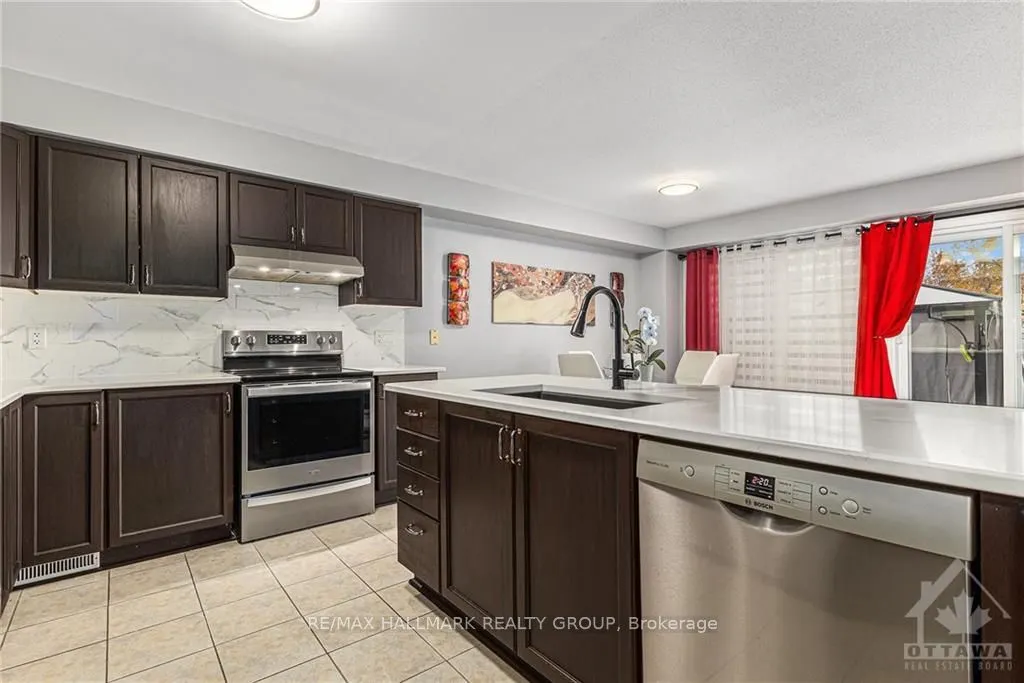 4220 KELLY FARM Drive