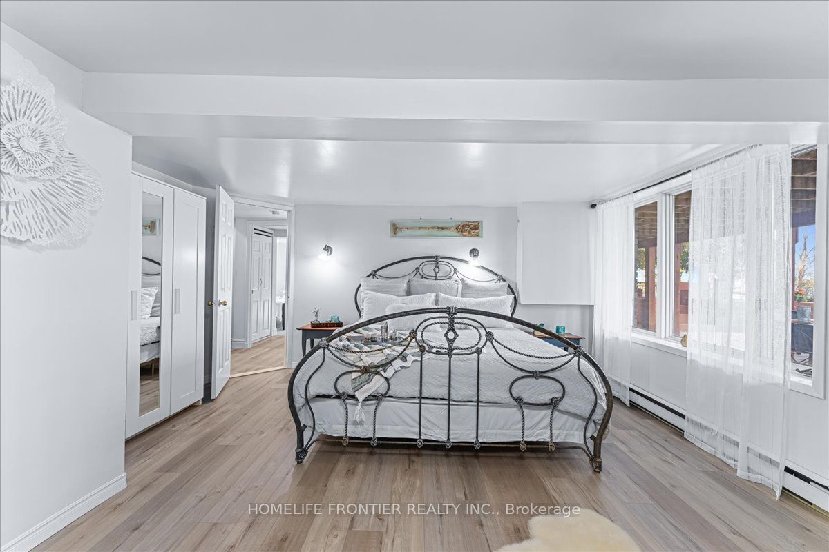 6 Lakeview Park Road