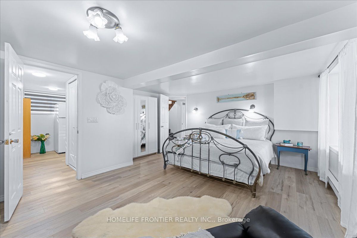 6 Lakeview Park Road