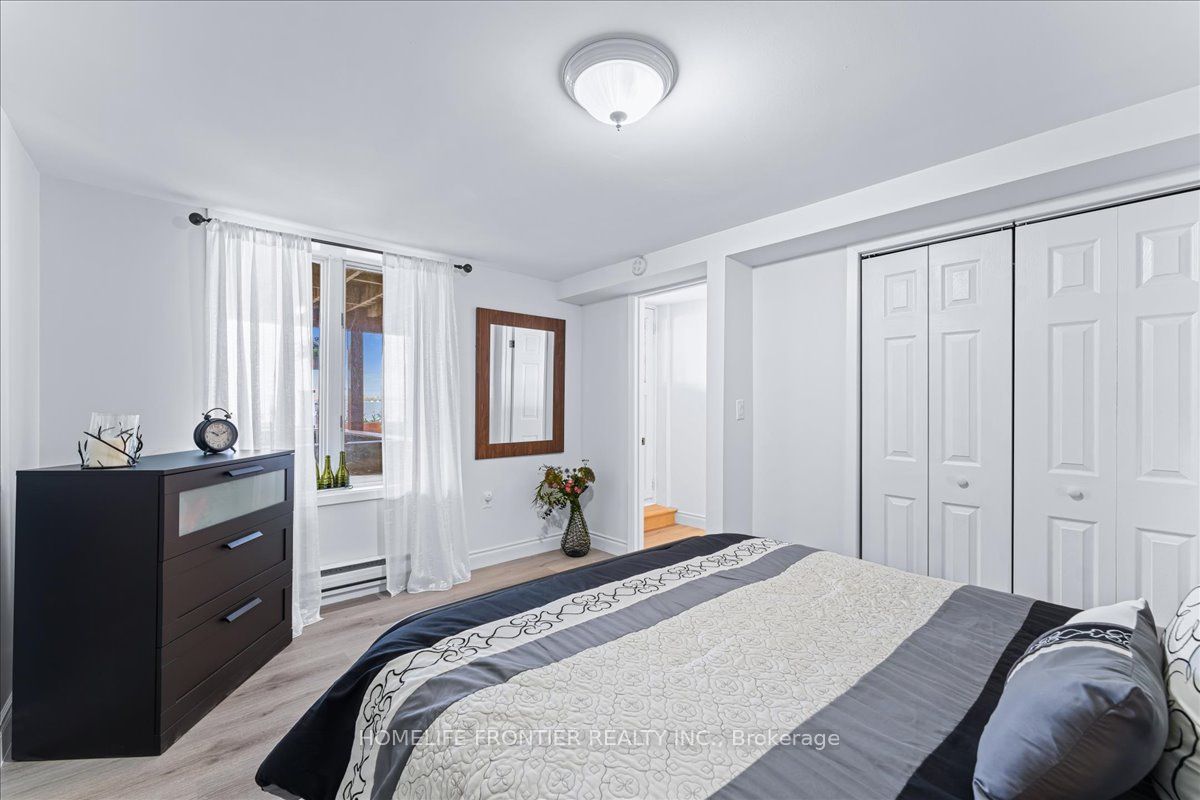 6 Lakeview Park Road