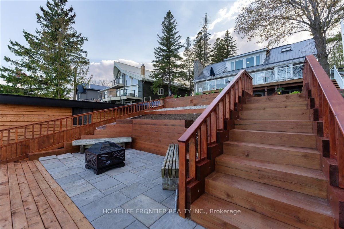 6 Lakeview Park Road