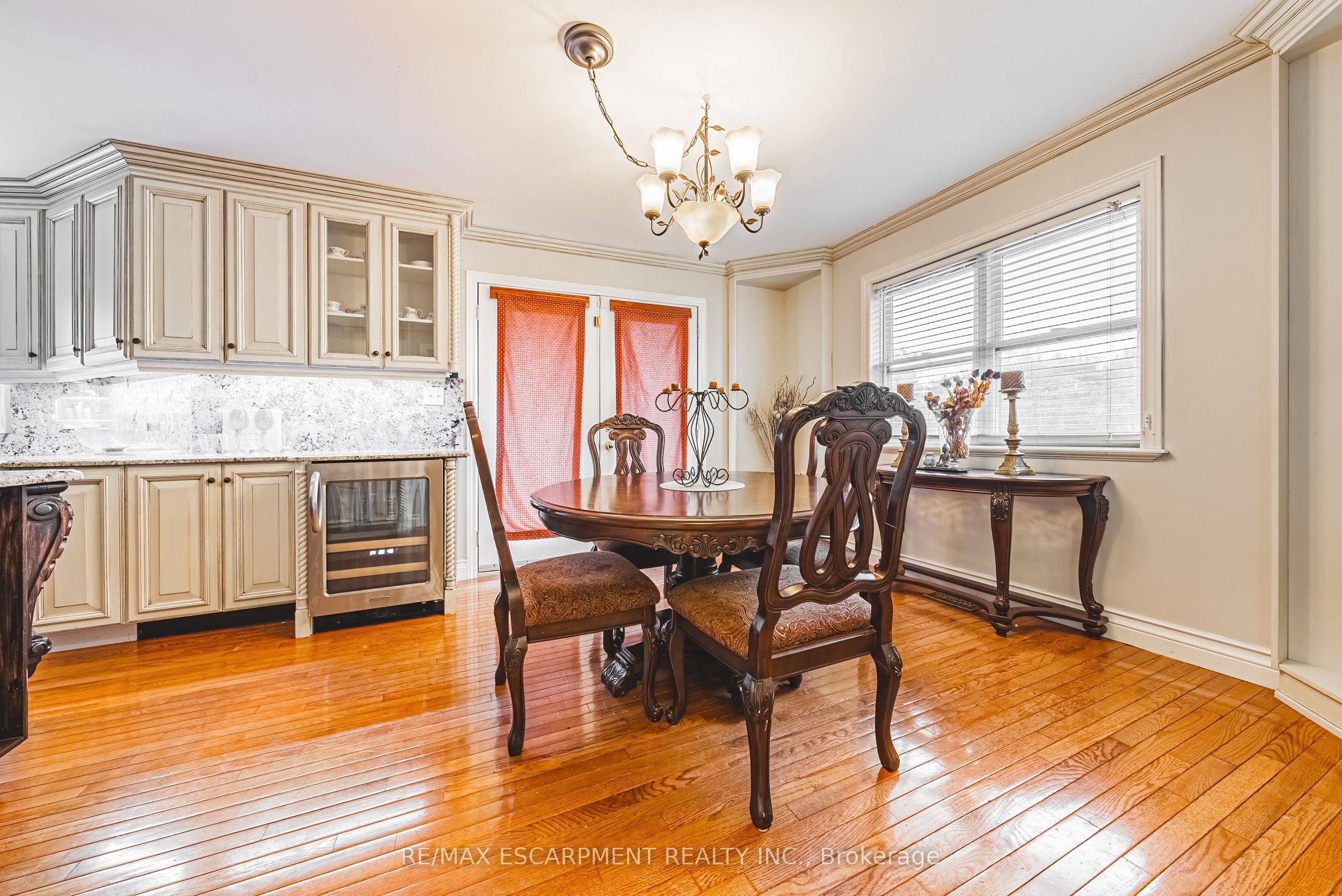 6 Laing Court