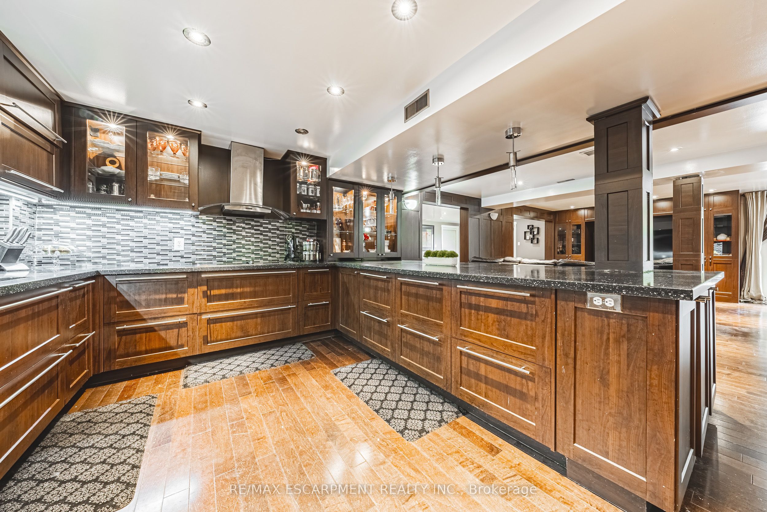 6 Laing Court