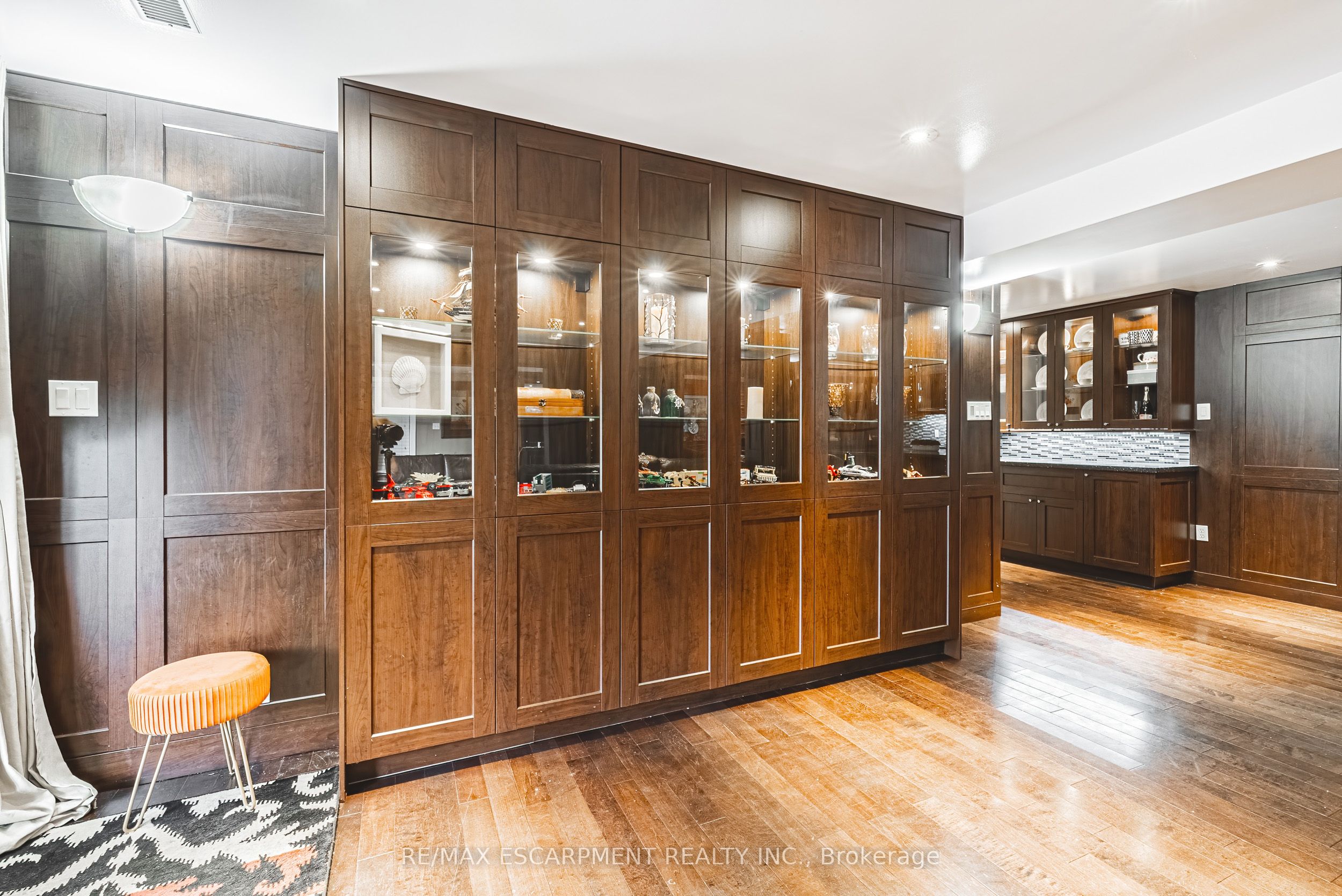 6 Laing Court