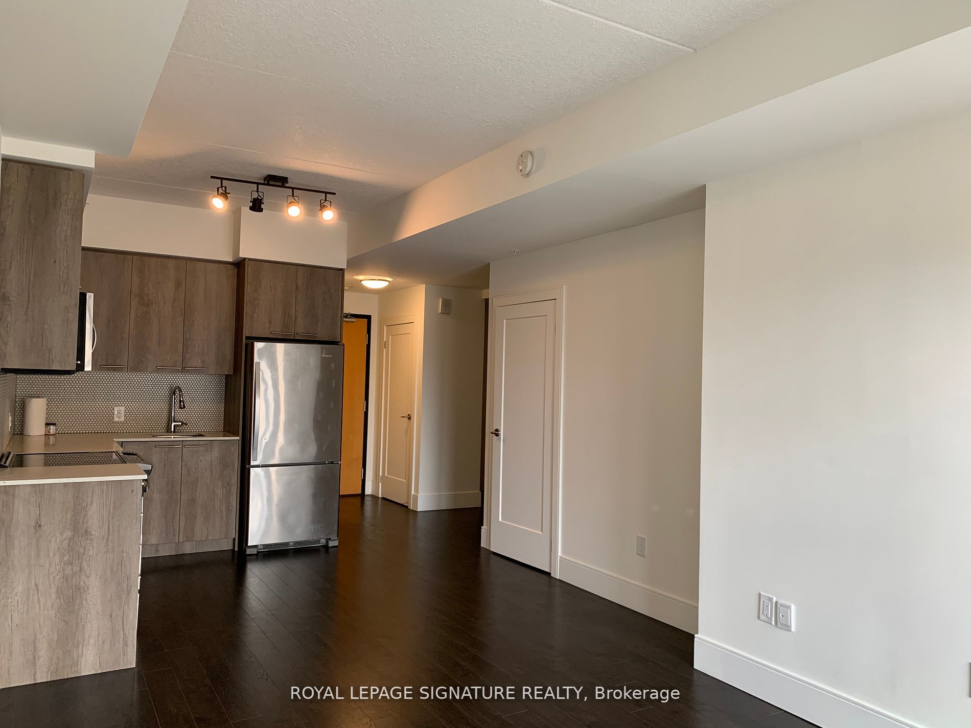 15 Prince Albert Boulevard #307